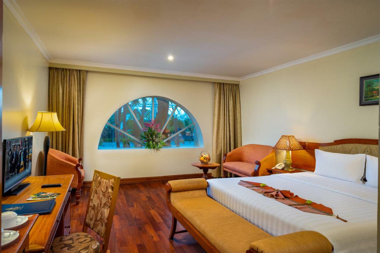 Dragon Royal Angkor Hotel Siem Reap Buitenkant foto
